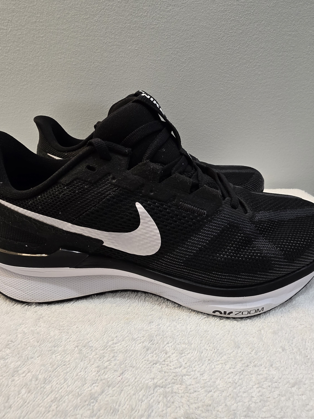 Nike Structure 25 Women's Running Shoes Black White Size 10 Wide